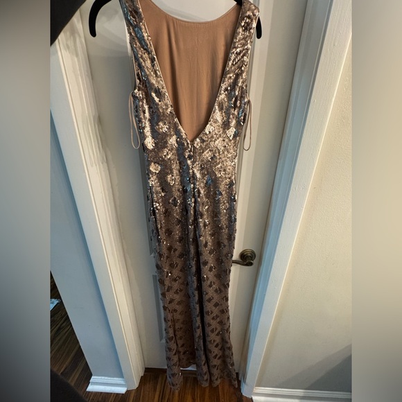 Dress the population Yvette Sleeveless Sequin Long Column Gown - Picture 4 of 4